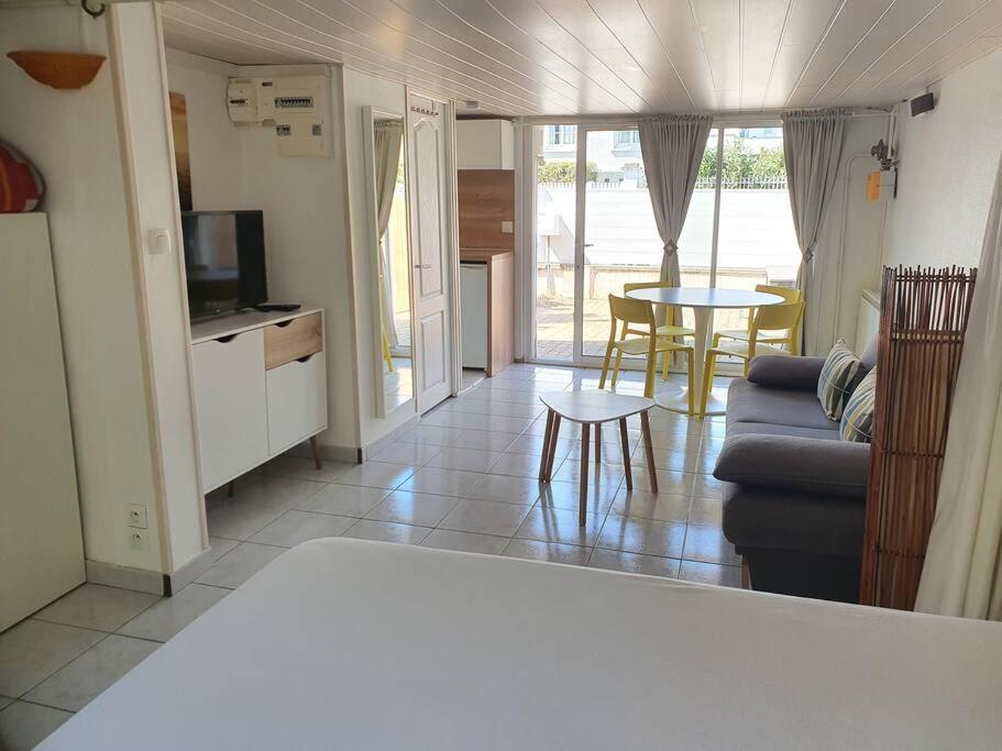 Logement Amboise Centre Avec Terrasse Privee Ngoại thất bức ảnh